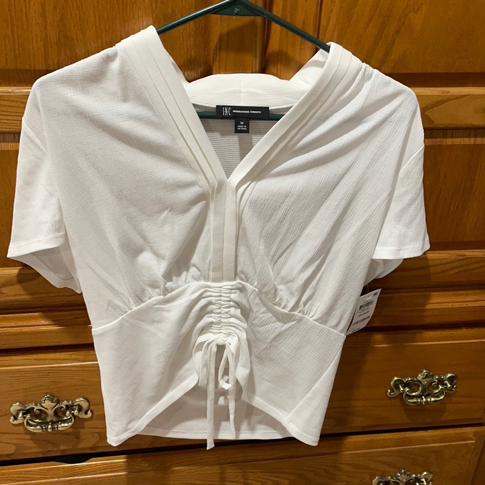 BRAND NEW white top!!